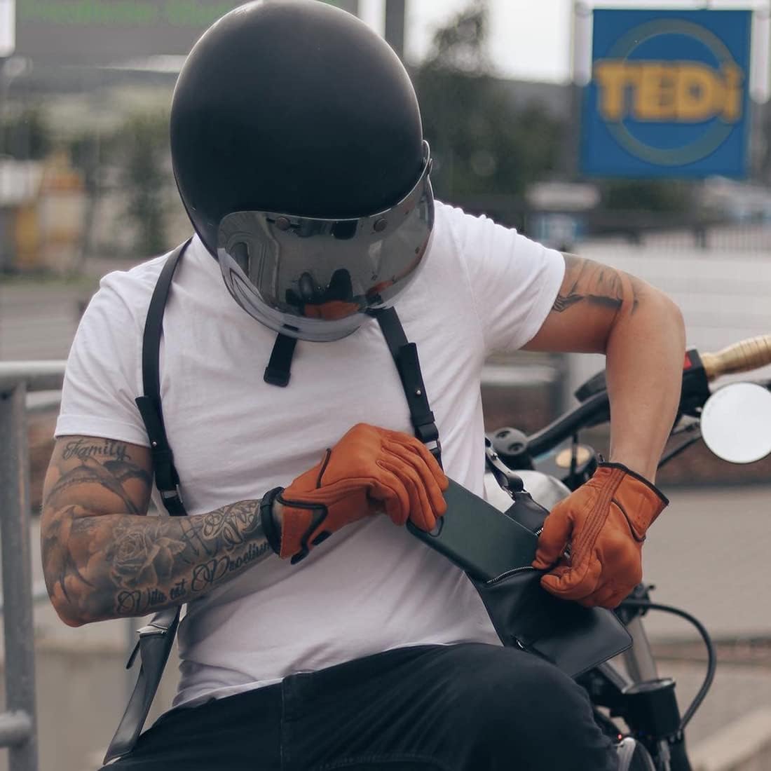 Harssidanzar Leather Motorcycle Gloves for Men Touchscreen GM028