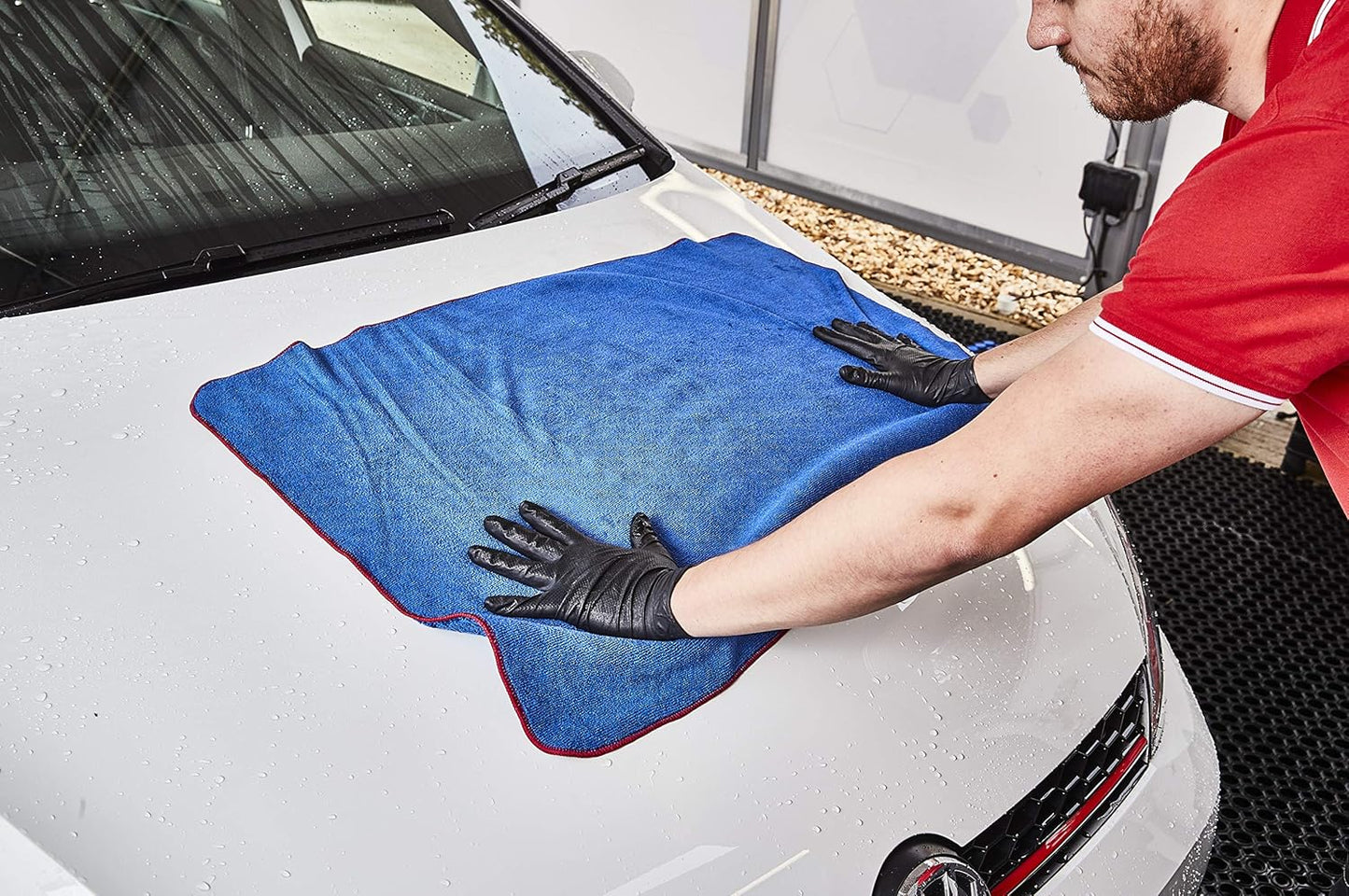 Gtechniq Microfiber Drying Towel, Scratch Resistant, Ultra Split Fibers, Machine Washable, 23.6" x 35.4", 450gsm, Car Detailing Accessory